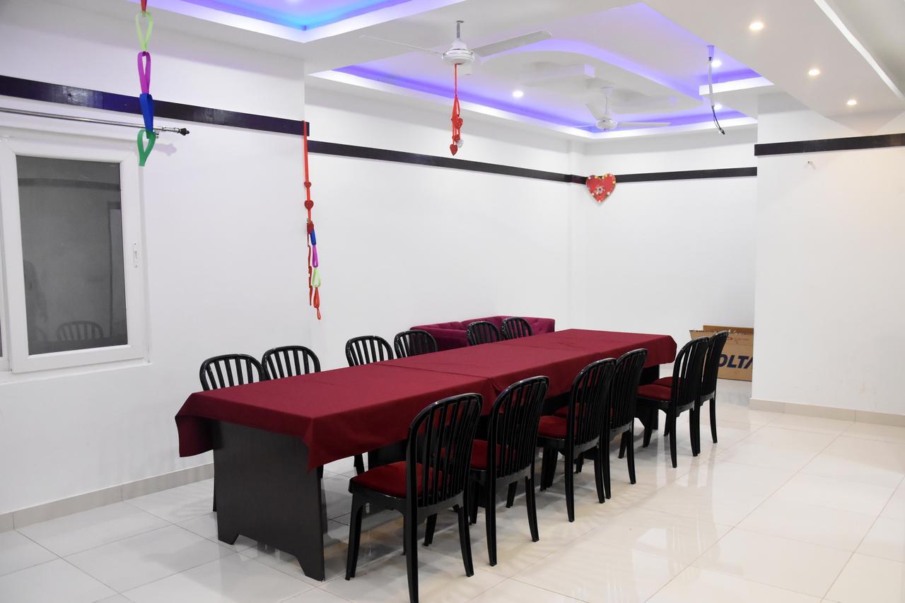 Hotel Rajshree Tanakpur Exteriör bild