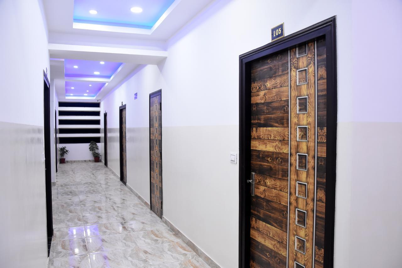 Hotel Rajshree Tanakpur Exteriör bild