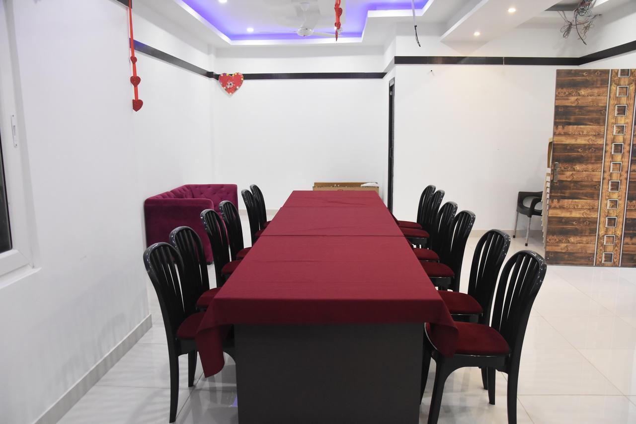Hotel Rajshree Tanakpur Exteriör bild