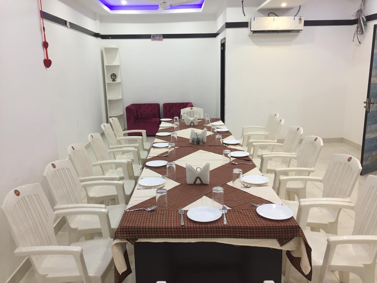 Hotel Rajshree Tanakpur Exteriör bild